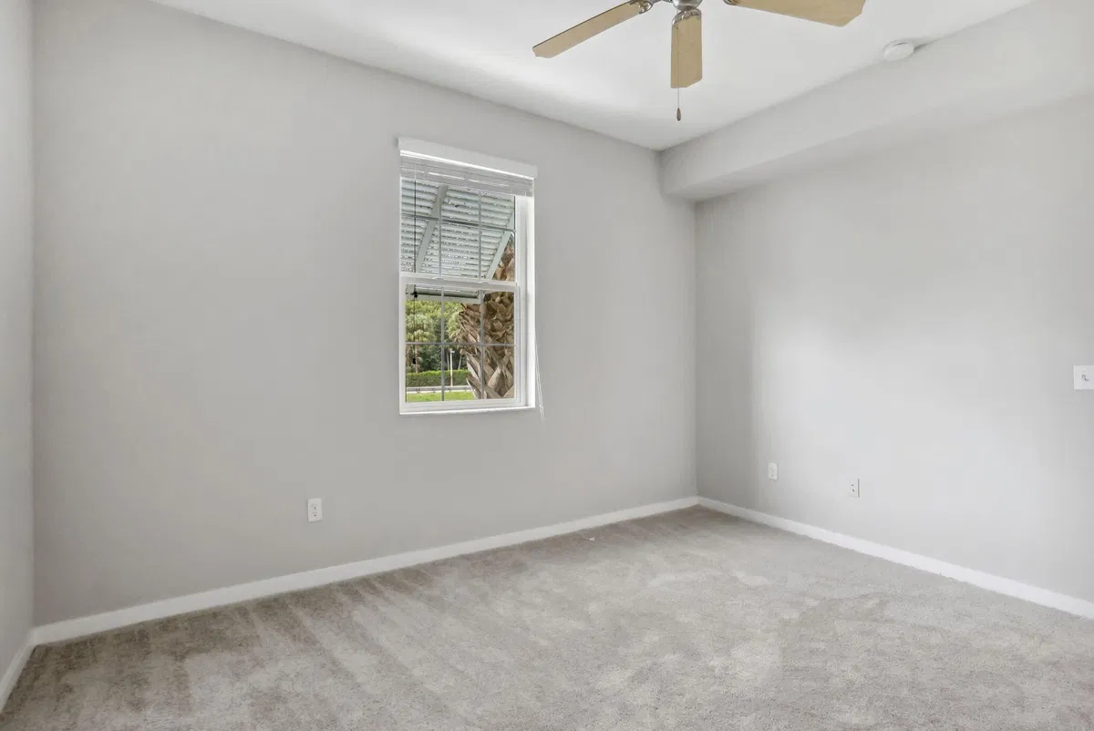 Unit 302 photo 16