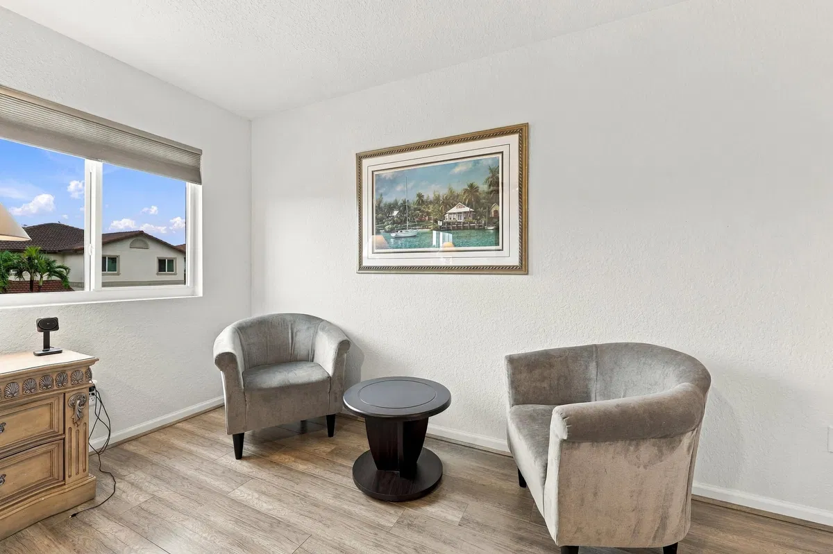  Residence photo 37