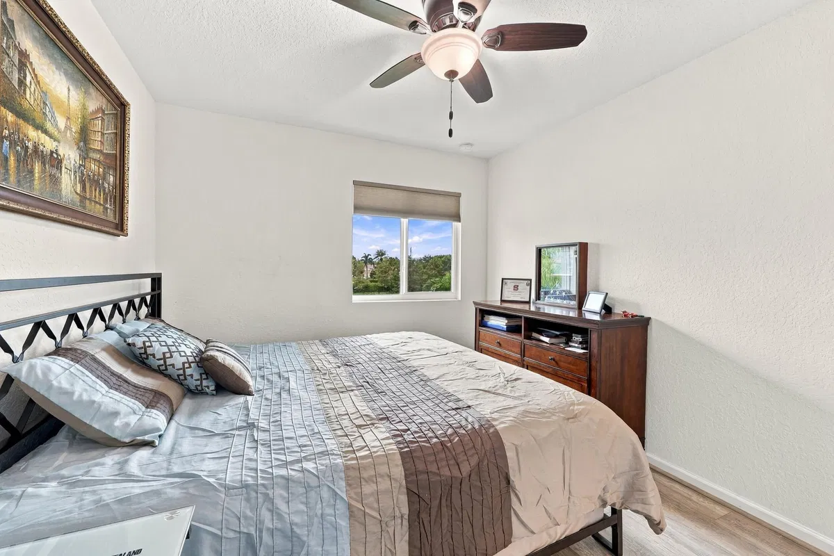  Residence photo 43