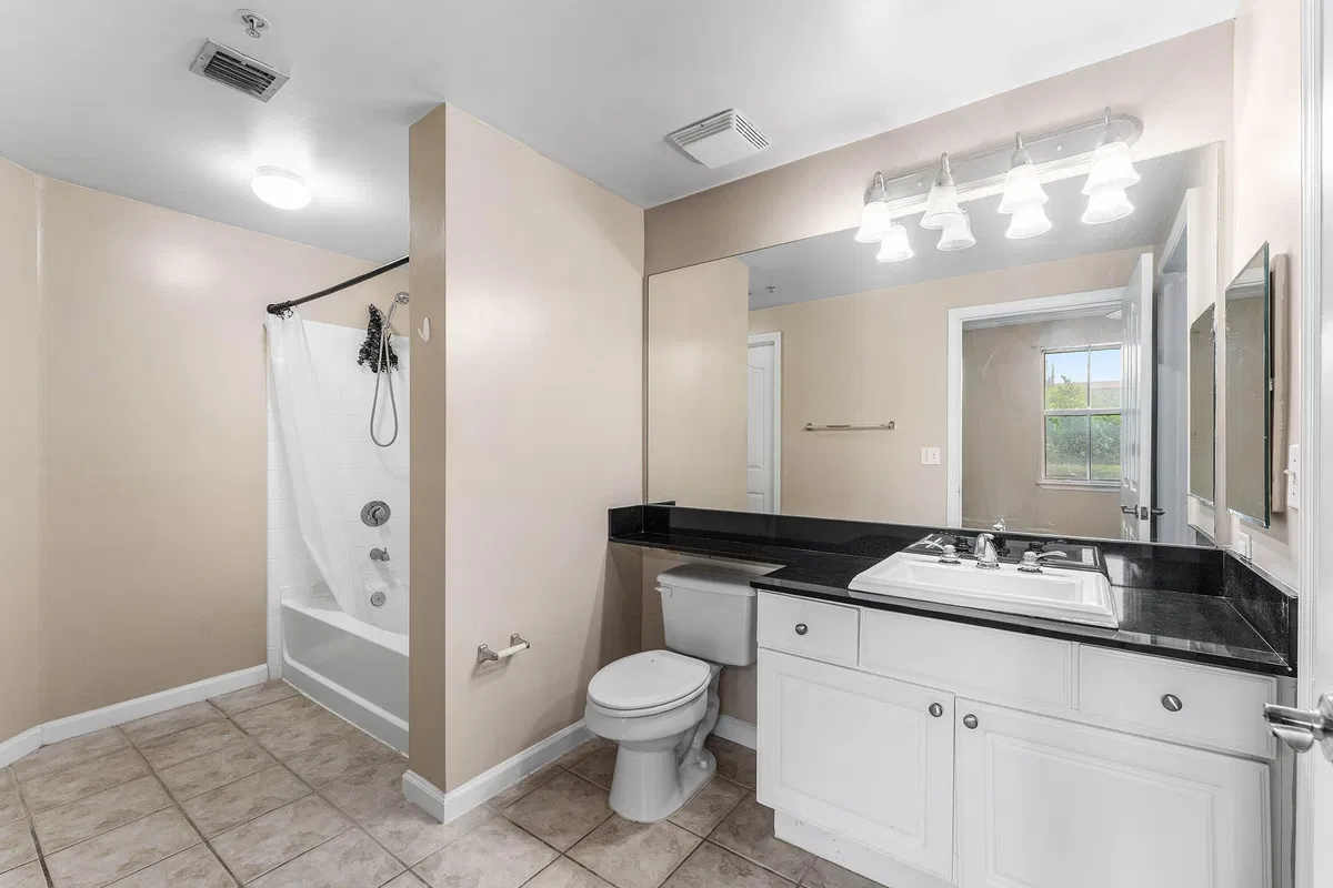  Unit 1211 photo 19