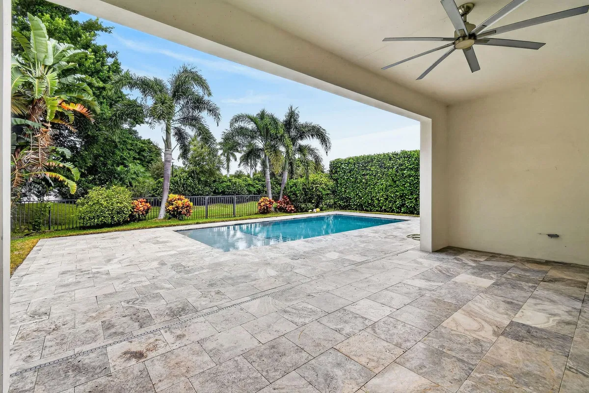 West Palm Beach Residence photo 22