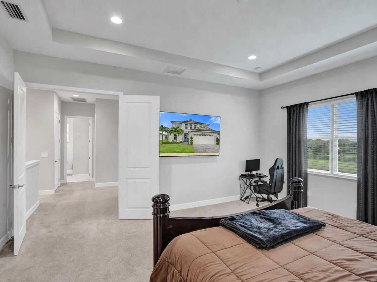 Residence photo 16