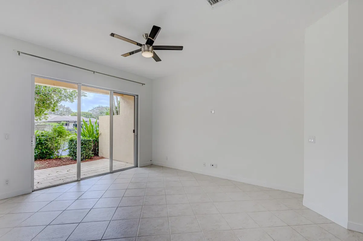 Residence photo 4
