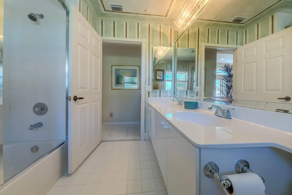 Boca Isles Residence photo 22