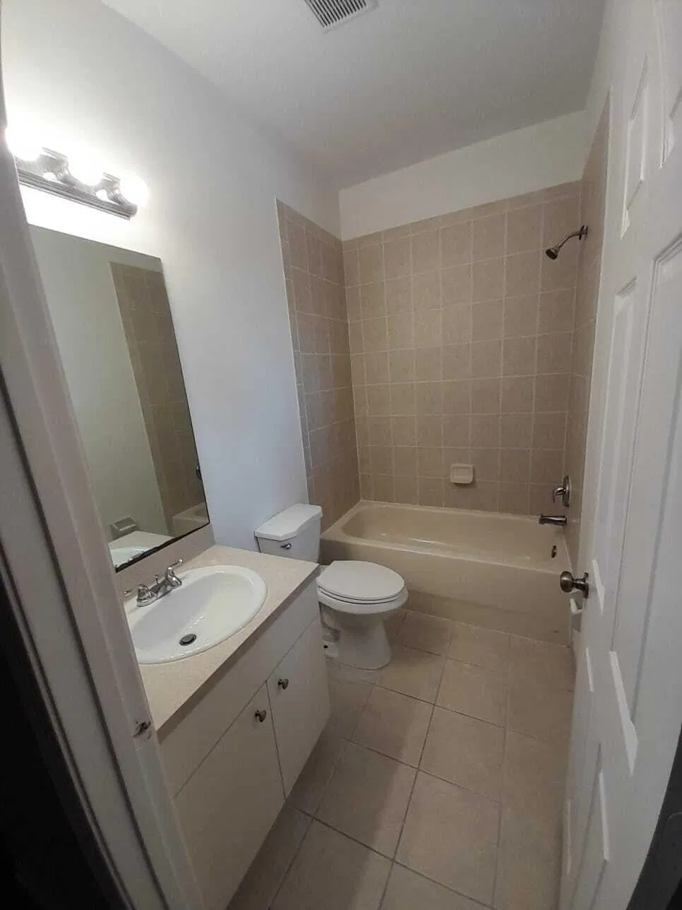 Unit 1402 photo 19