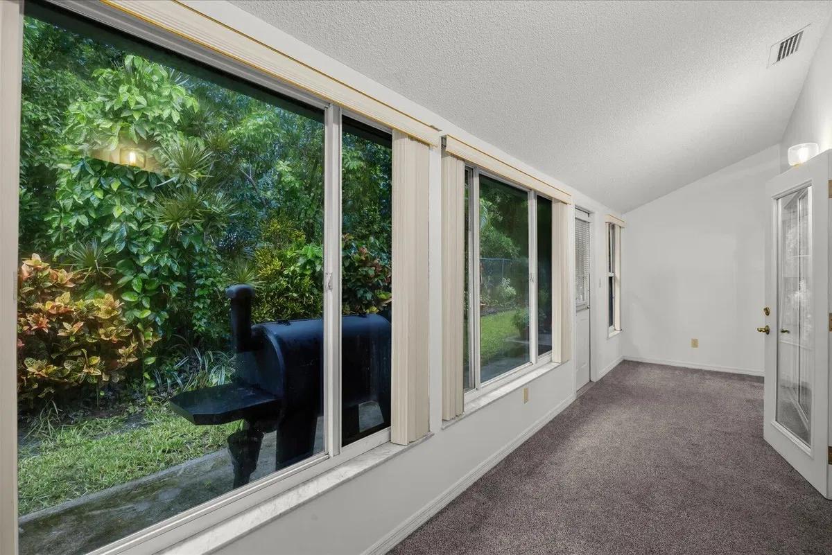 Residence photo 10