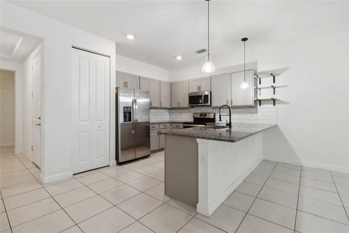  Residence photo 13
