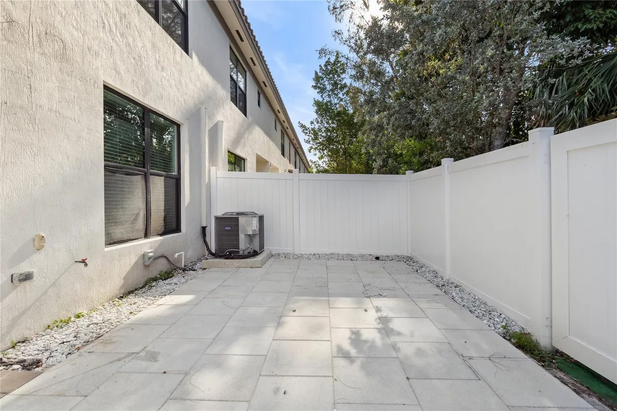  Residence photo 28