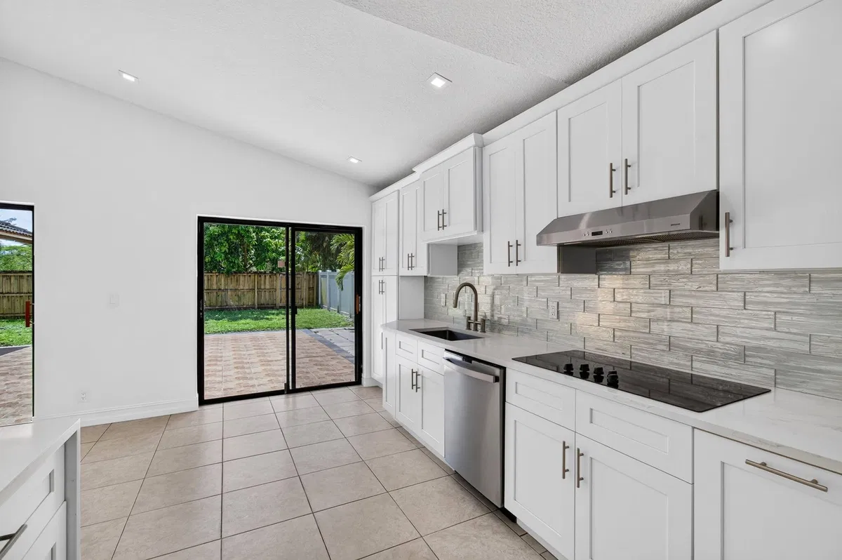  Residence photo 25