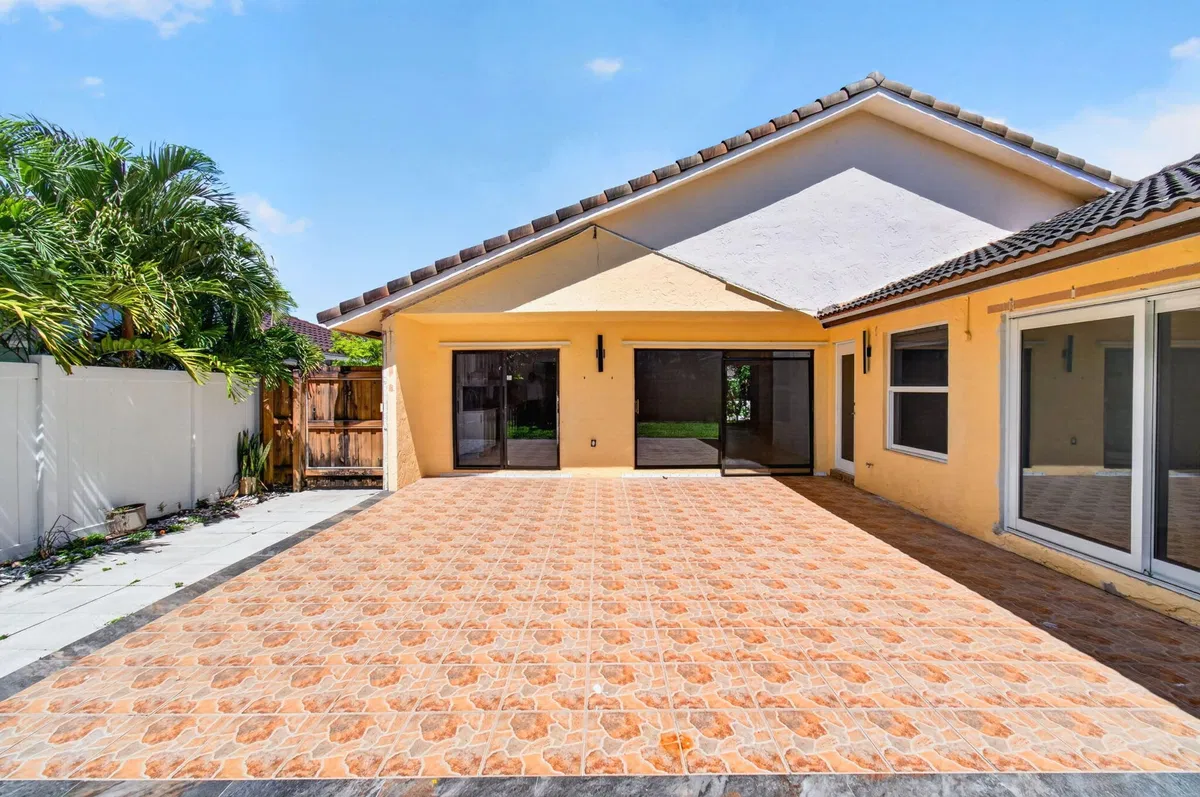  Residence photo 64