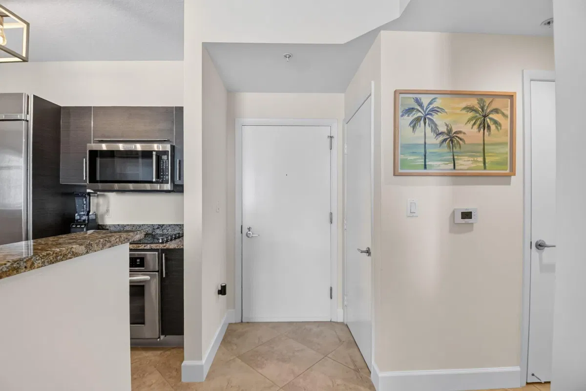 Cityplace South Tower Unit 1618 photo 4
