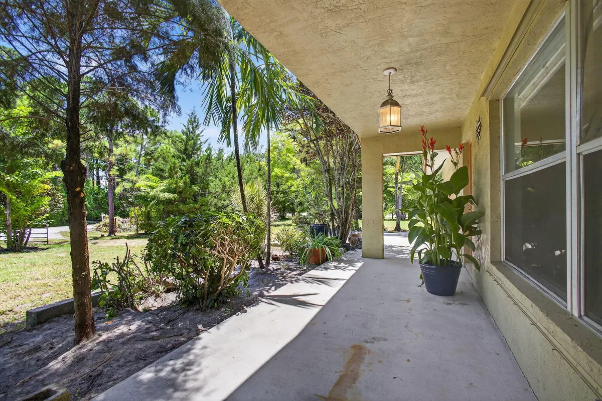 Residence photo 4