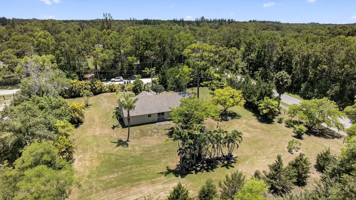 Residence photo 19