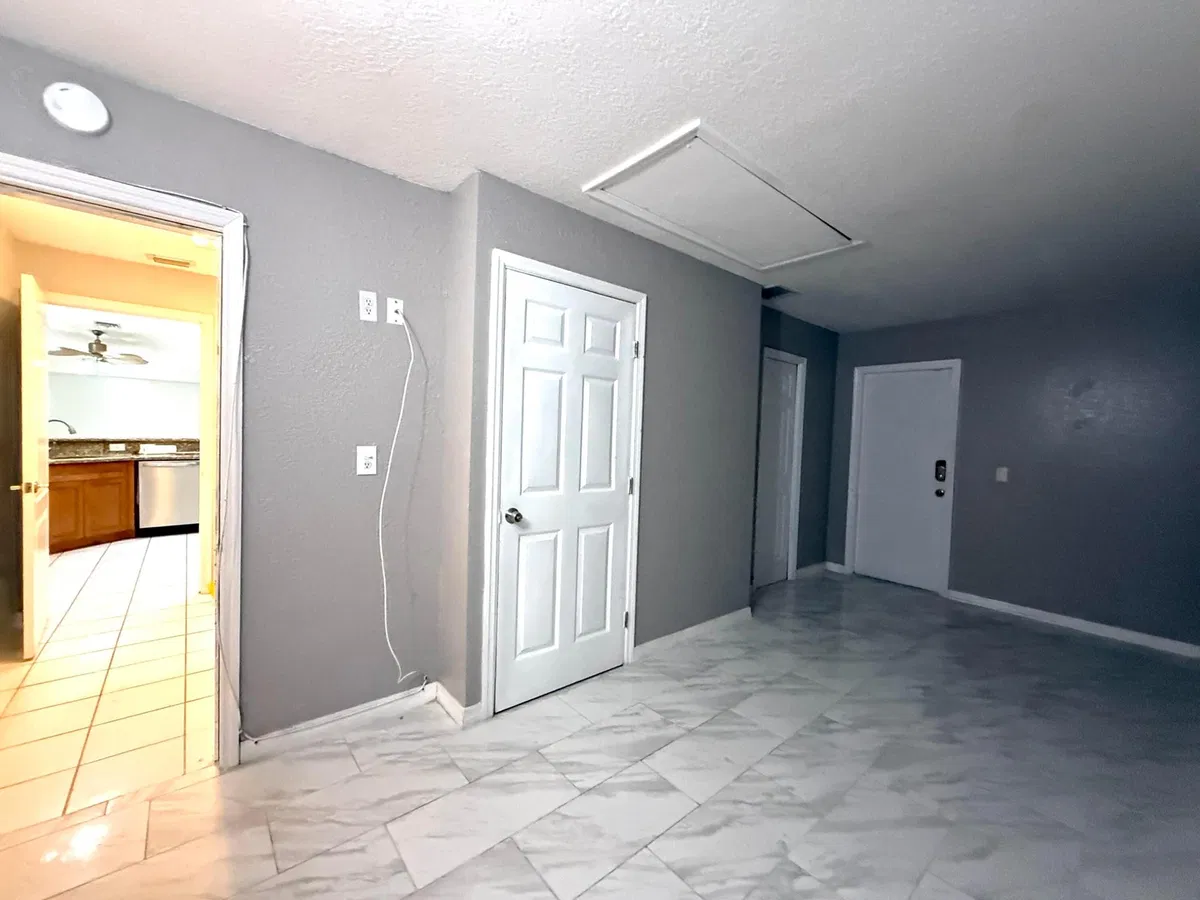 Residence photo 22