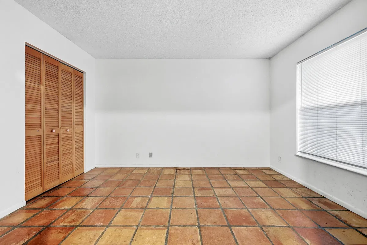  Residence photo 16