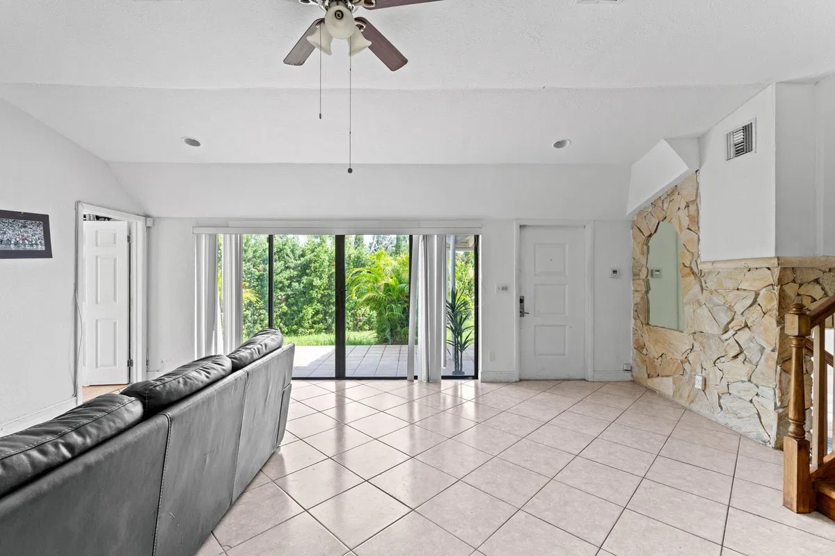  Residence photo 10