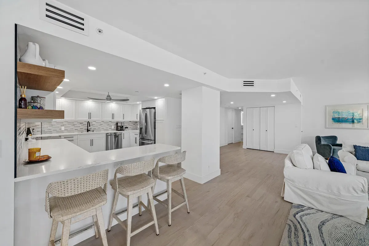 Residence photo 16