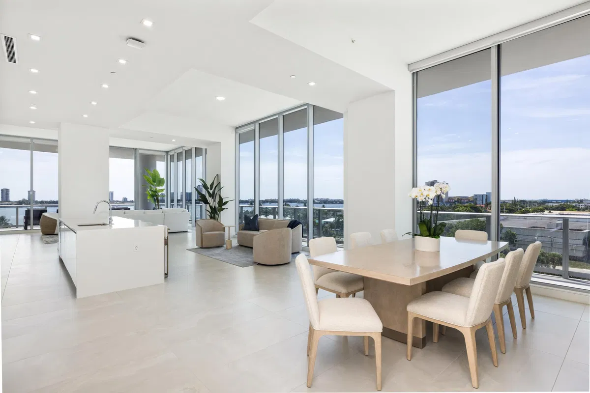 Nautilus 220 Unit 612 photo 13