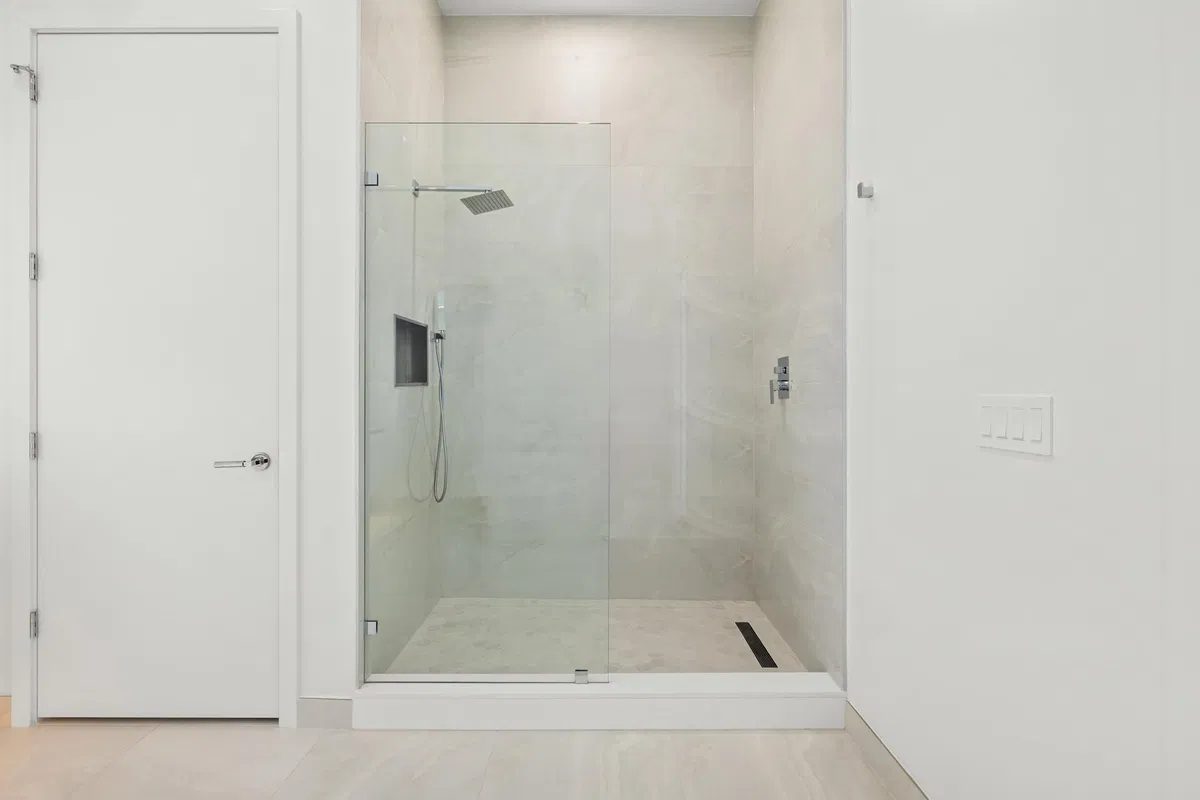 Nautilus 220 Unit 612 photo 19