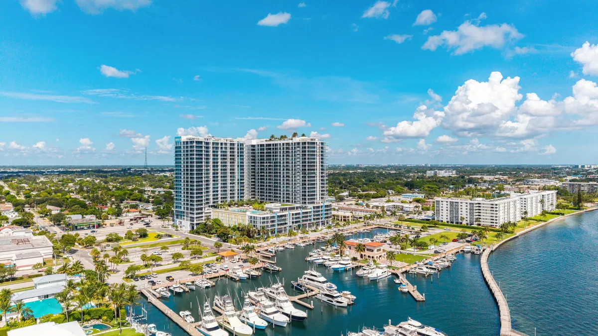 Nautilus 220 Unit 612 photo 46