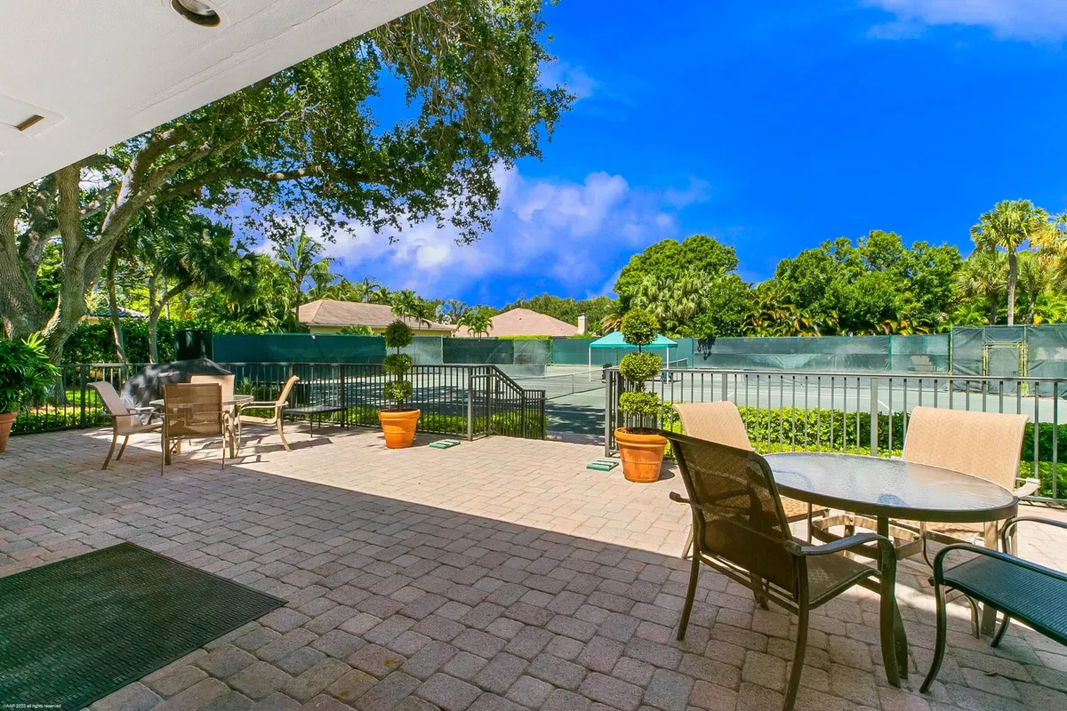 Heritage Oaks Residence photo 76