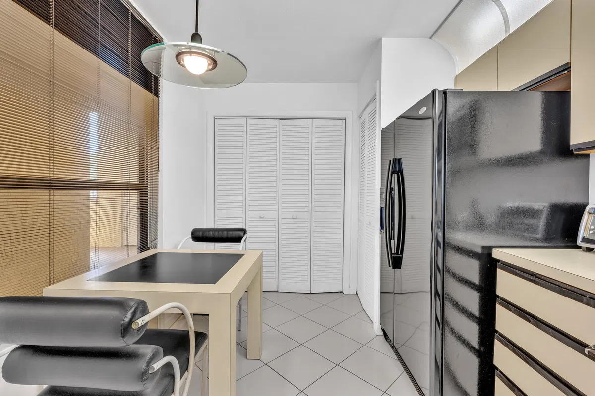 Unit 204 photo 7