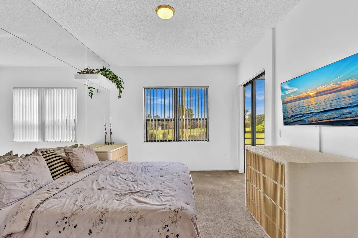Unit 204 photo 25