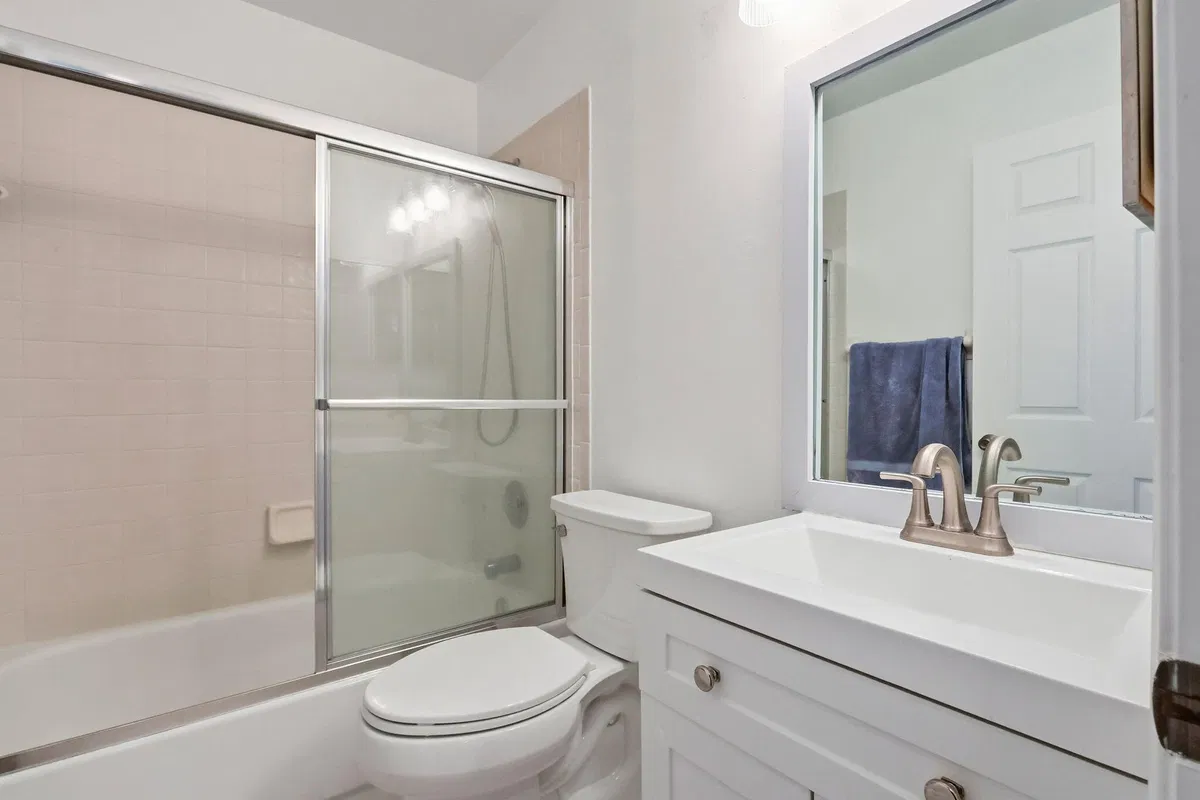 Unit 102 photo 22