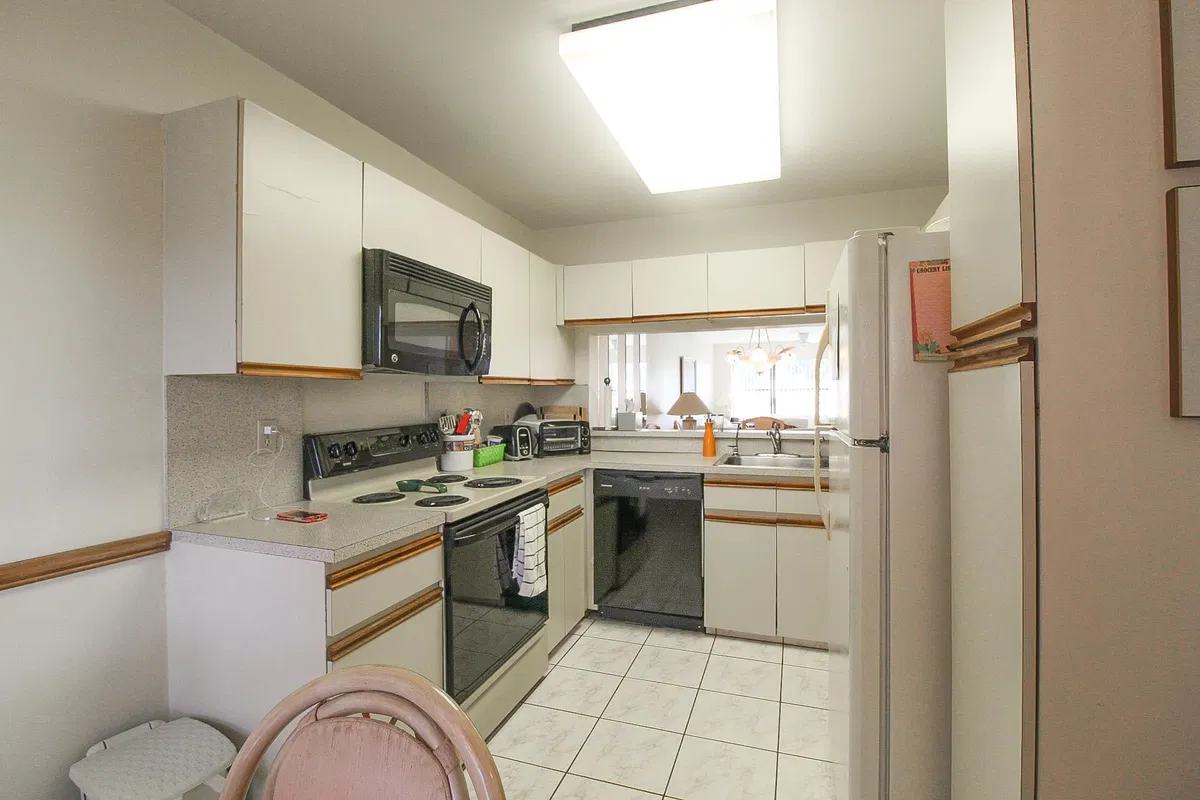  Unit 104 photo 7