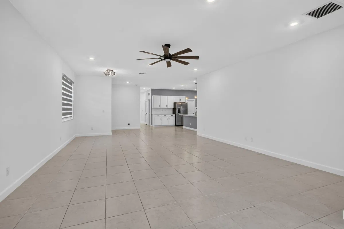 Residence photo 19
