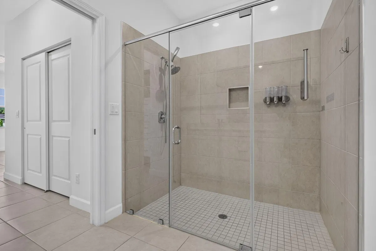 Residence photo 28