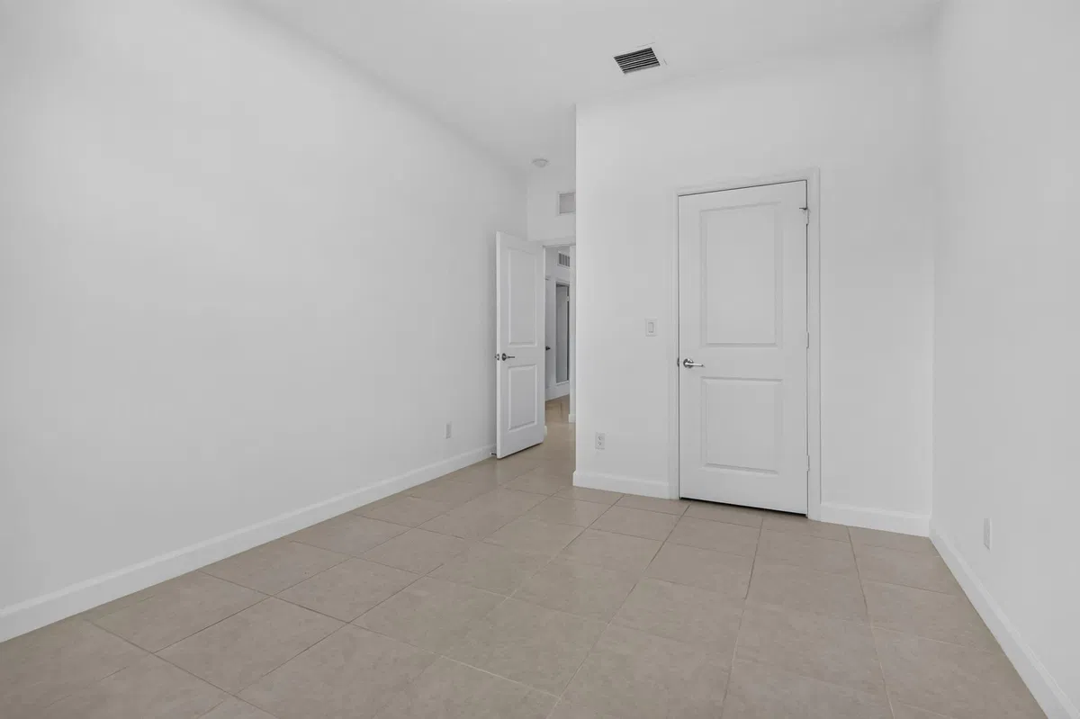 Residence photo 34