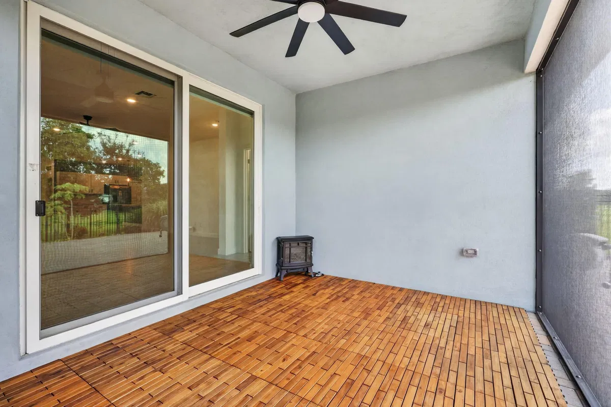 Residence photo 37