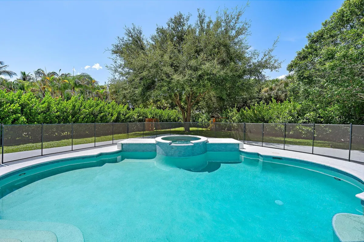Residence photo 22