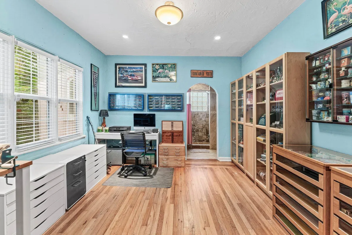 Residence photo 16