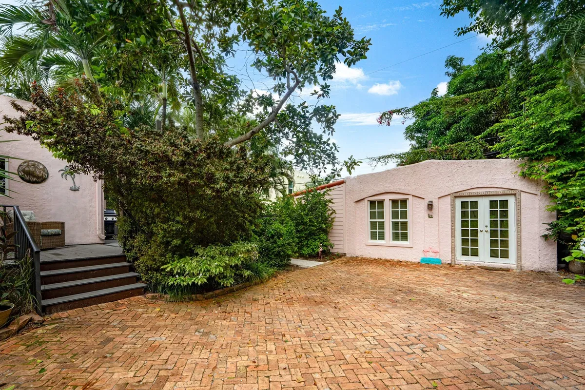 Residence photo 28