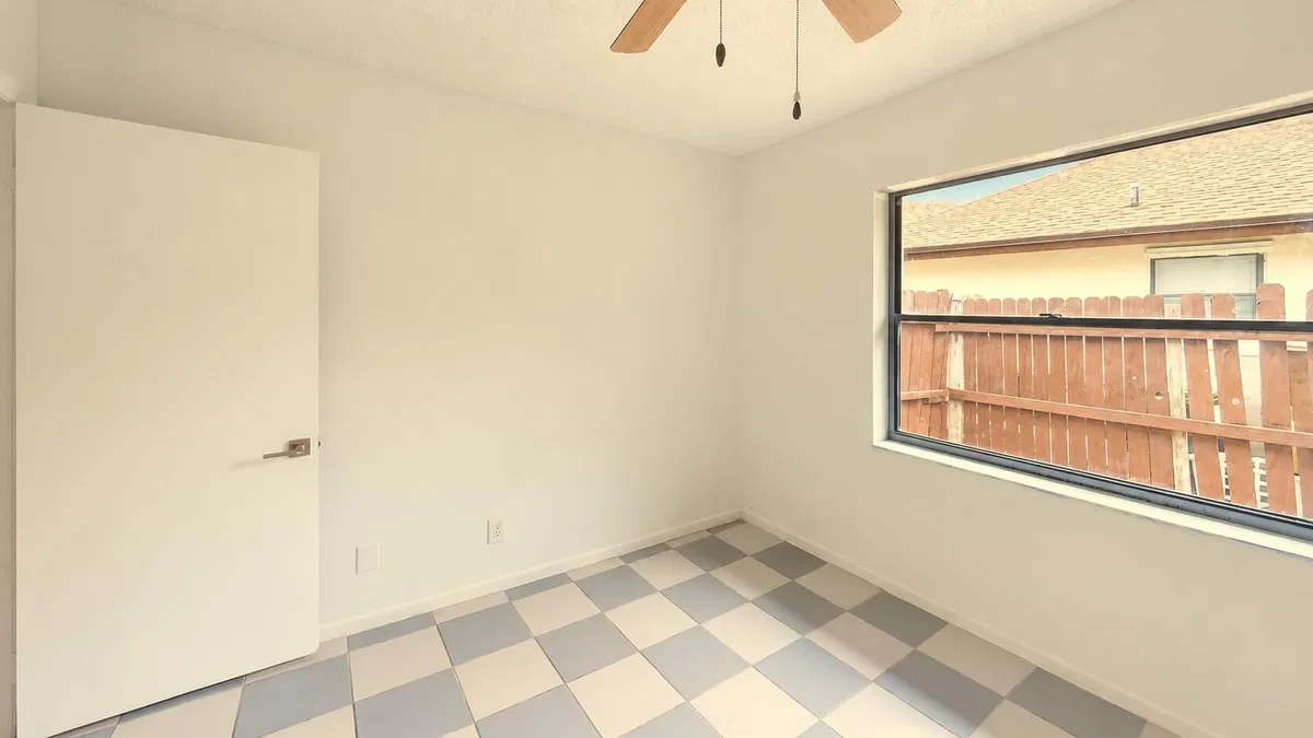 Residence photo 10