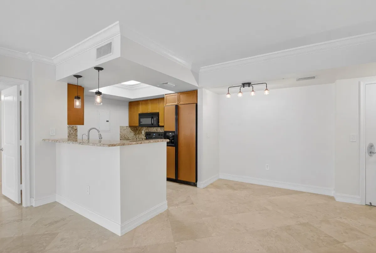 Townsend Place Unit 602 photo 7