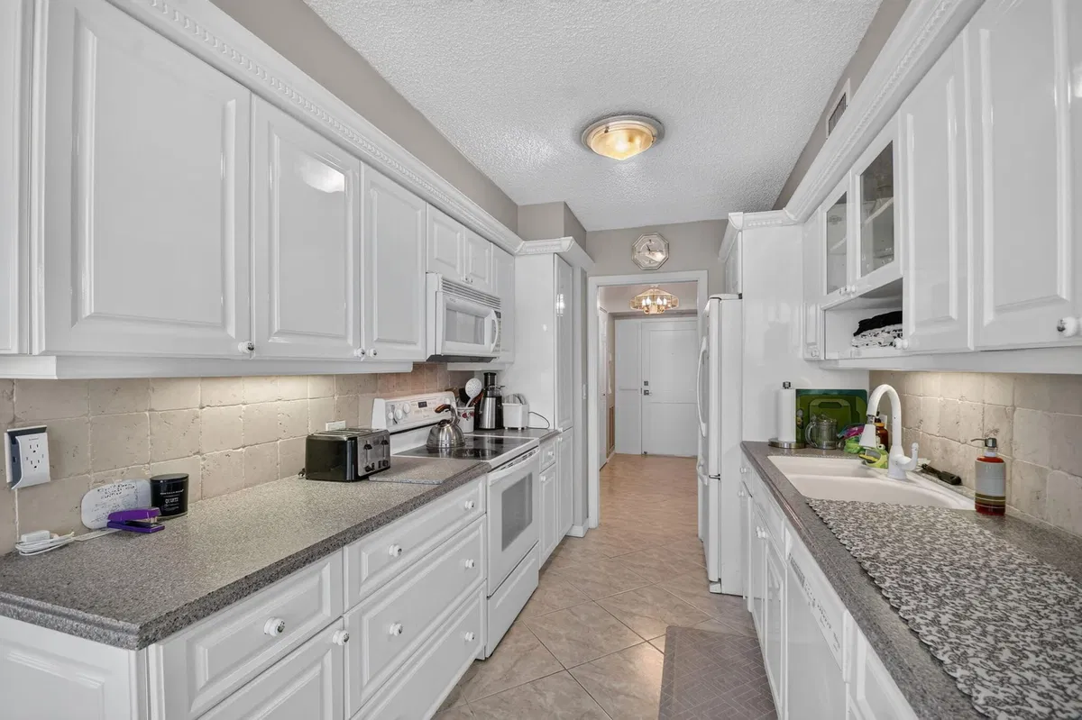 Singer Island Unit 1808 photo 10