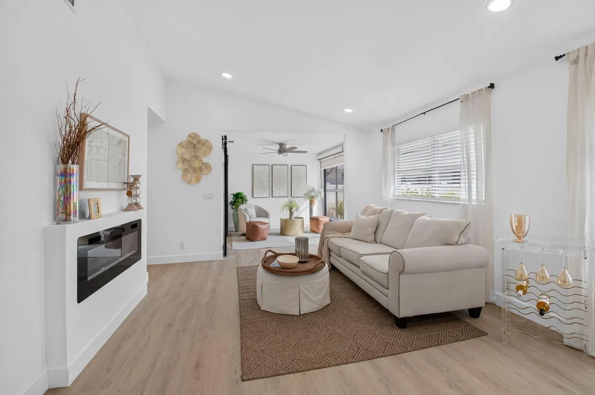 Residence photo 4