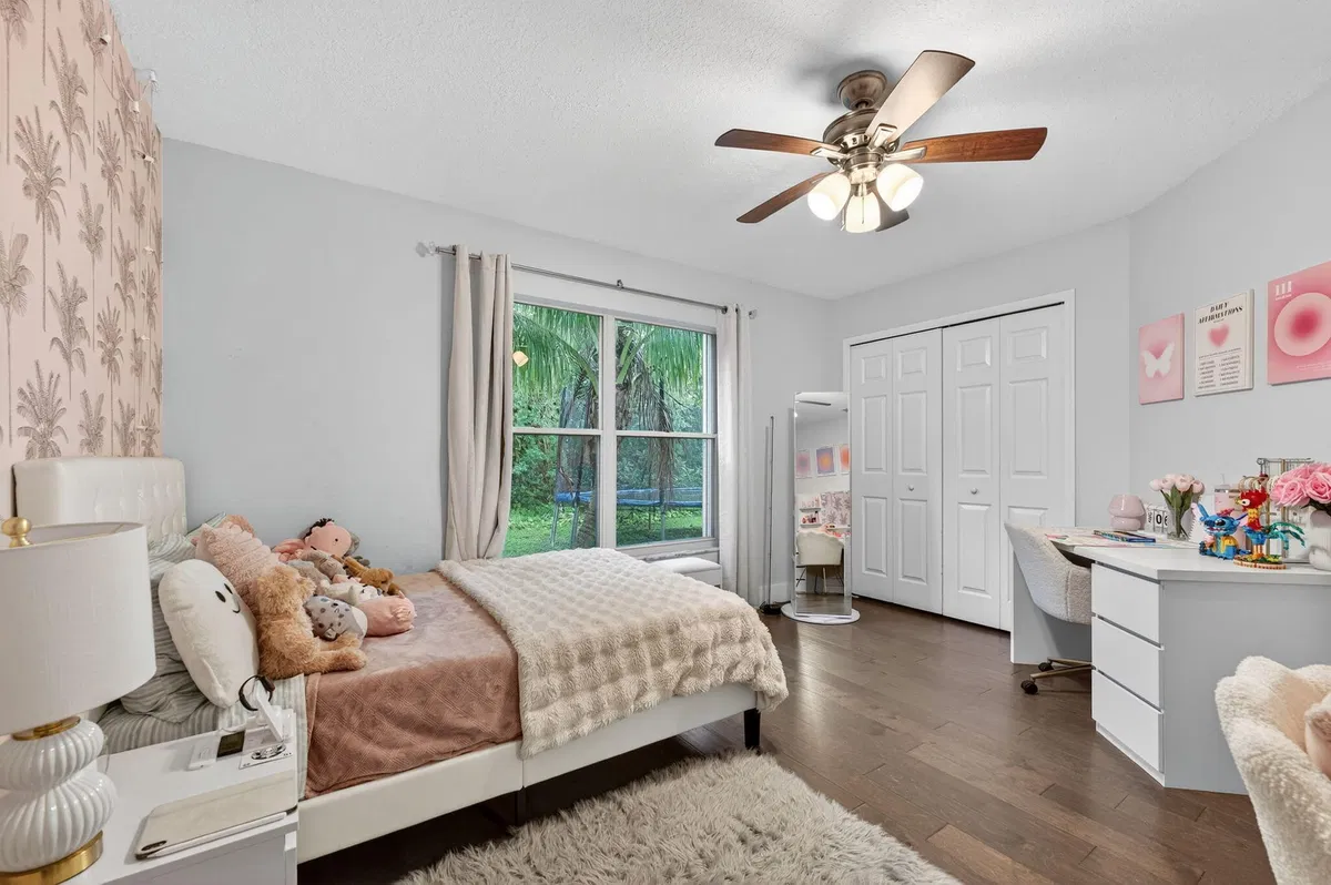  Residence photo 34