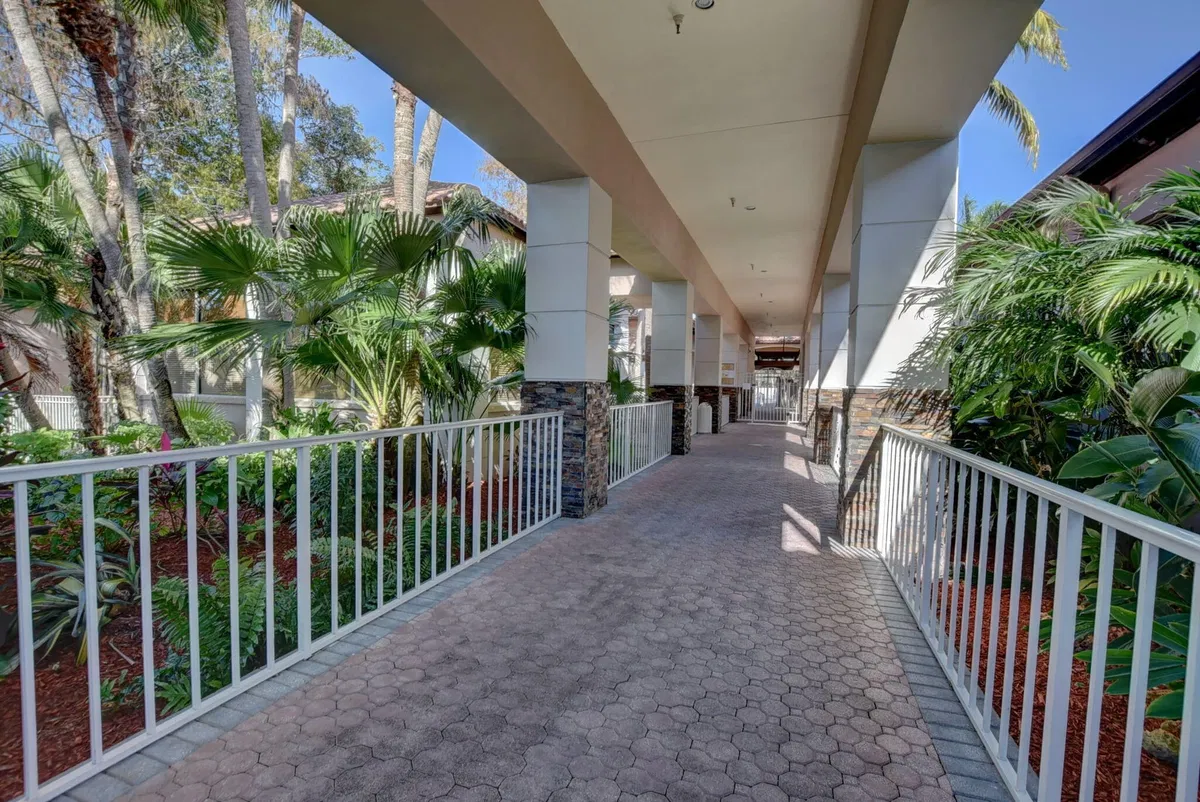  Residence photo 64