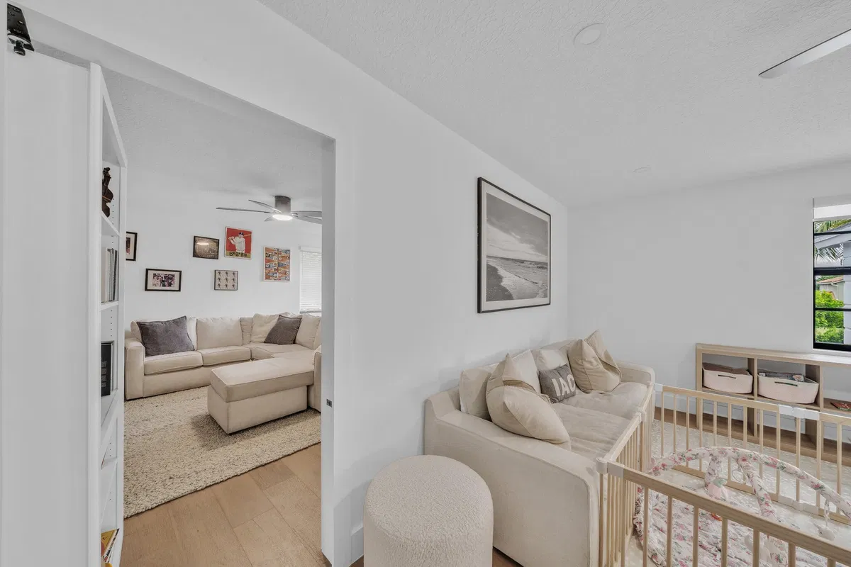 Residence photo 16