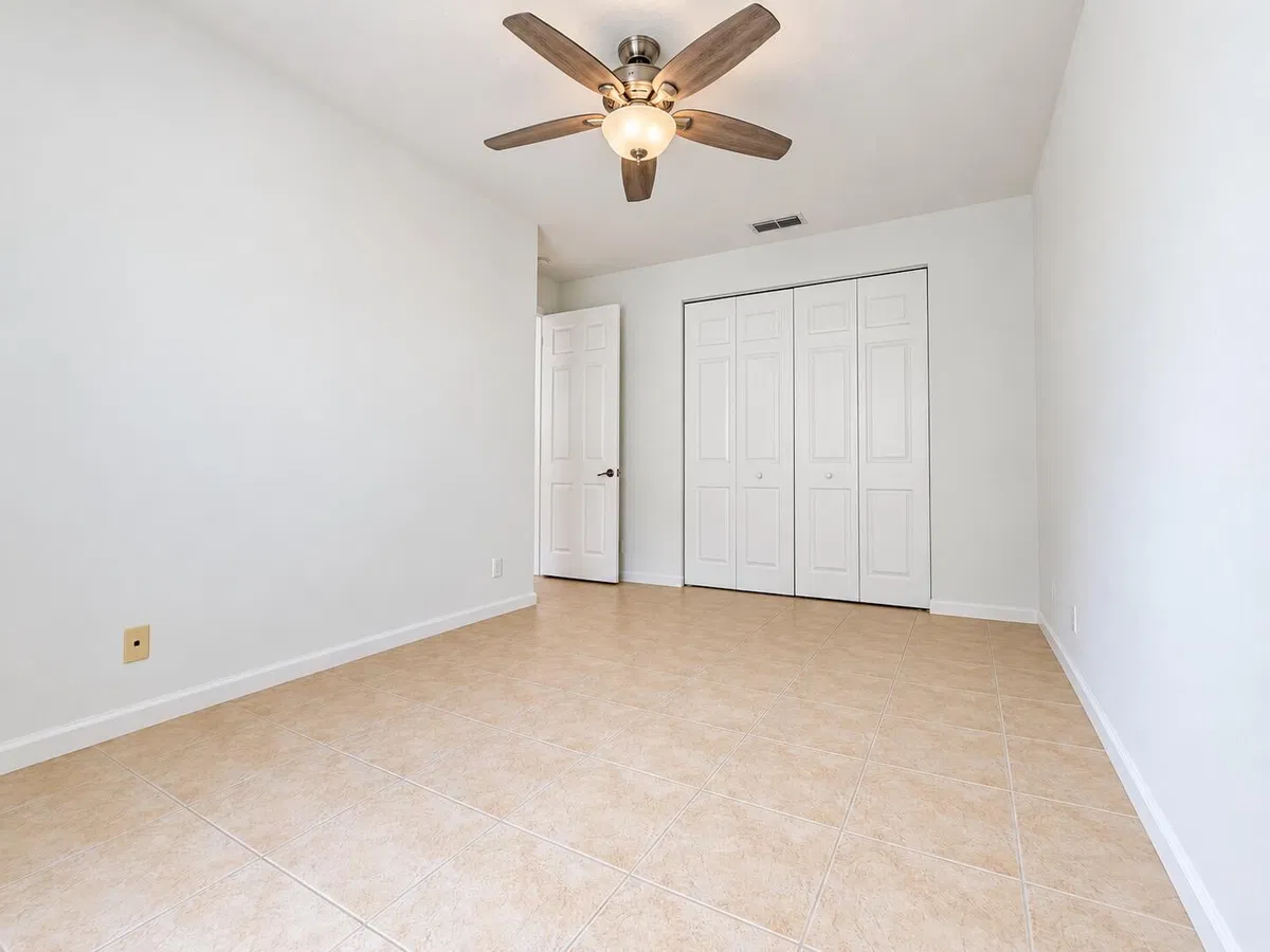  Residence photo 16