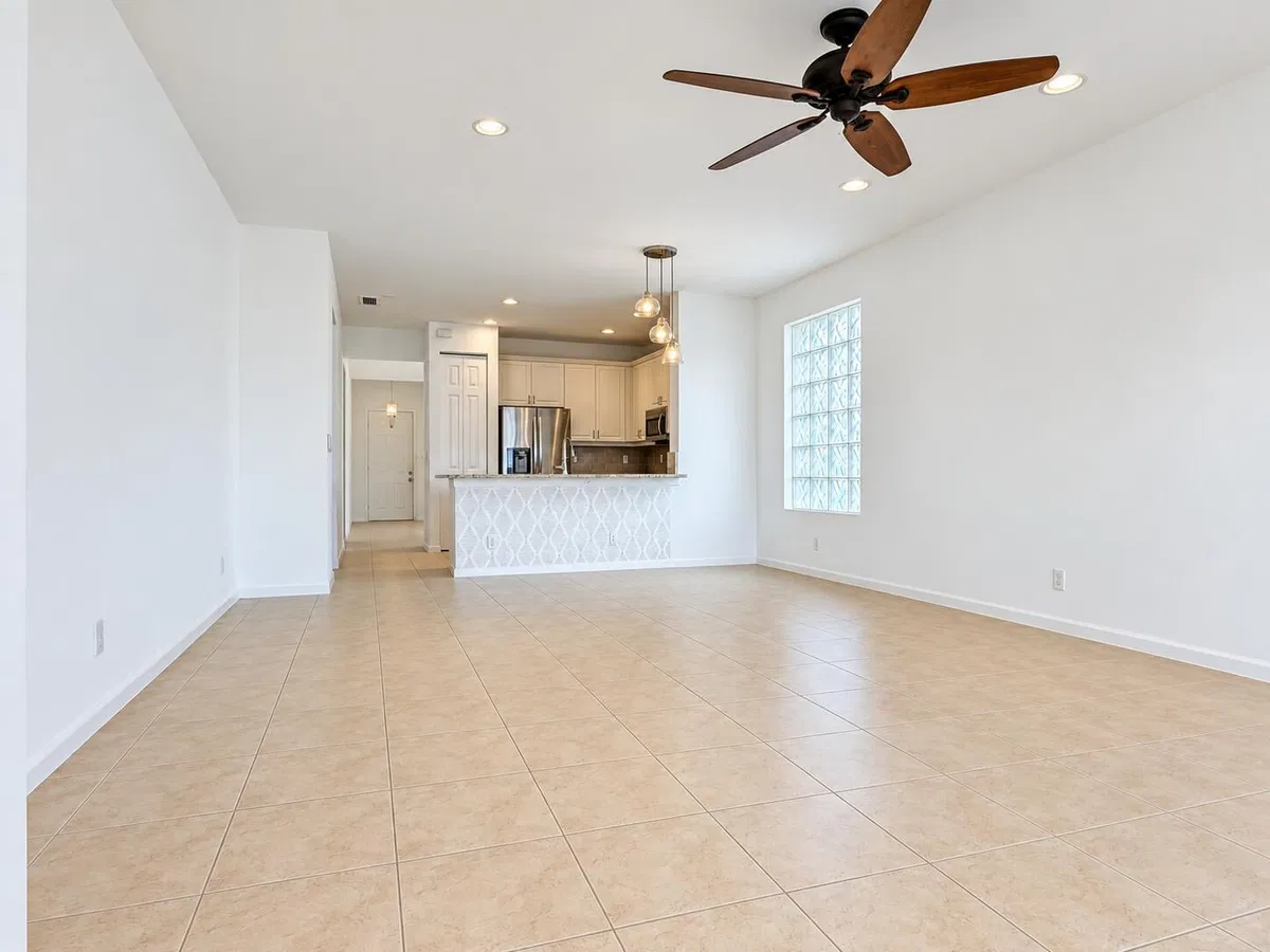  Residence photo 19