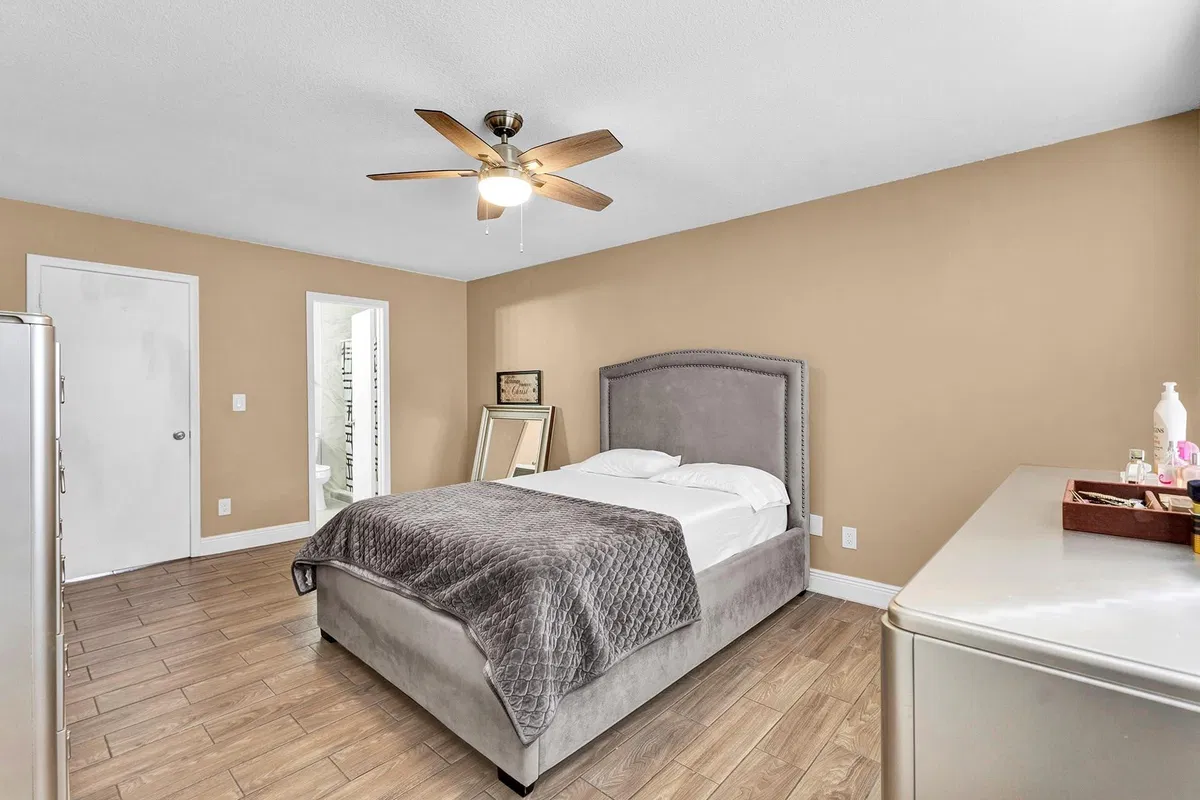 Residence photo 13