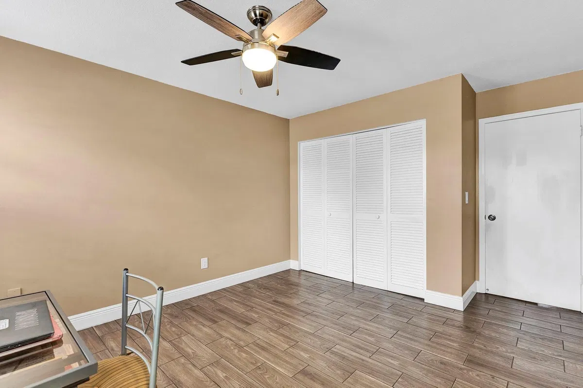 Residence photo 19