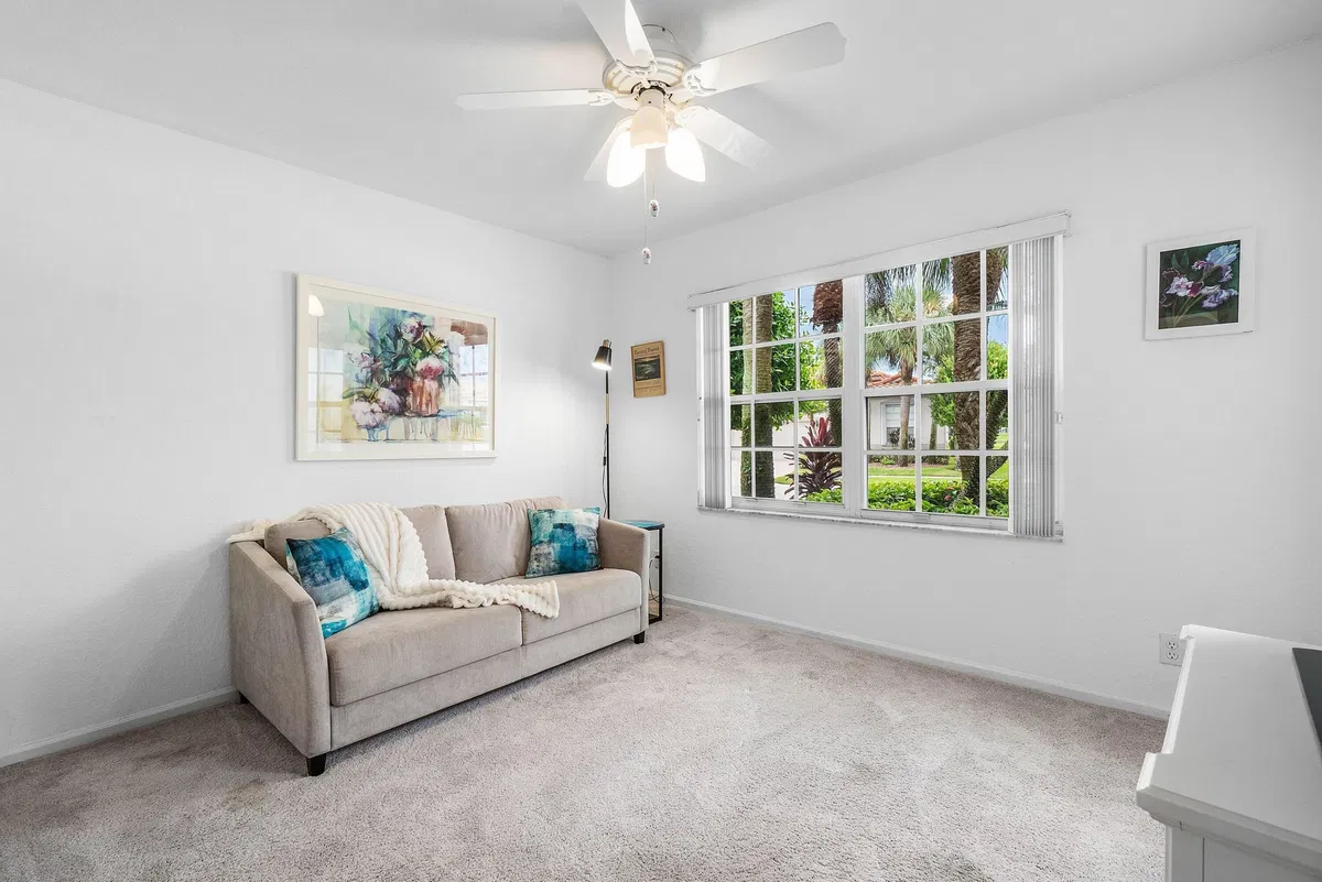Residence photo 22