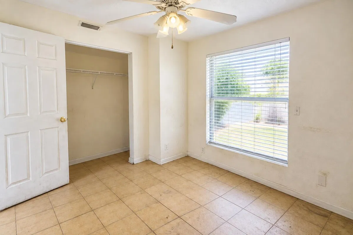 Residence photo 16