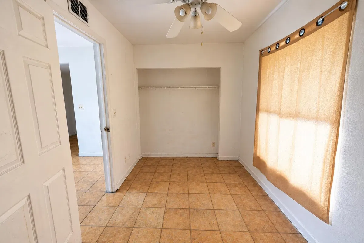 Residence photo 19